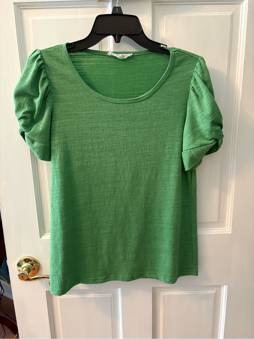 Jane and Delancey Green Puff Sleeve Scoop Neck Top